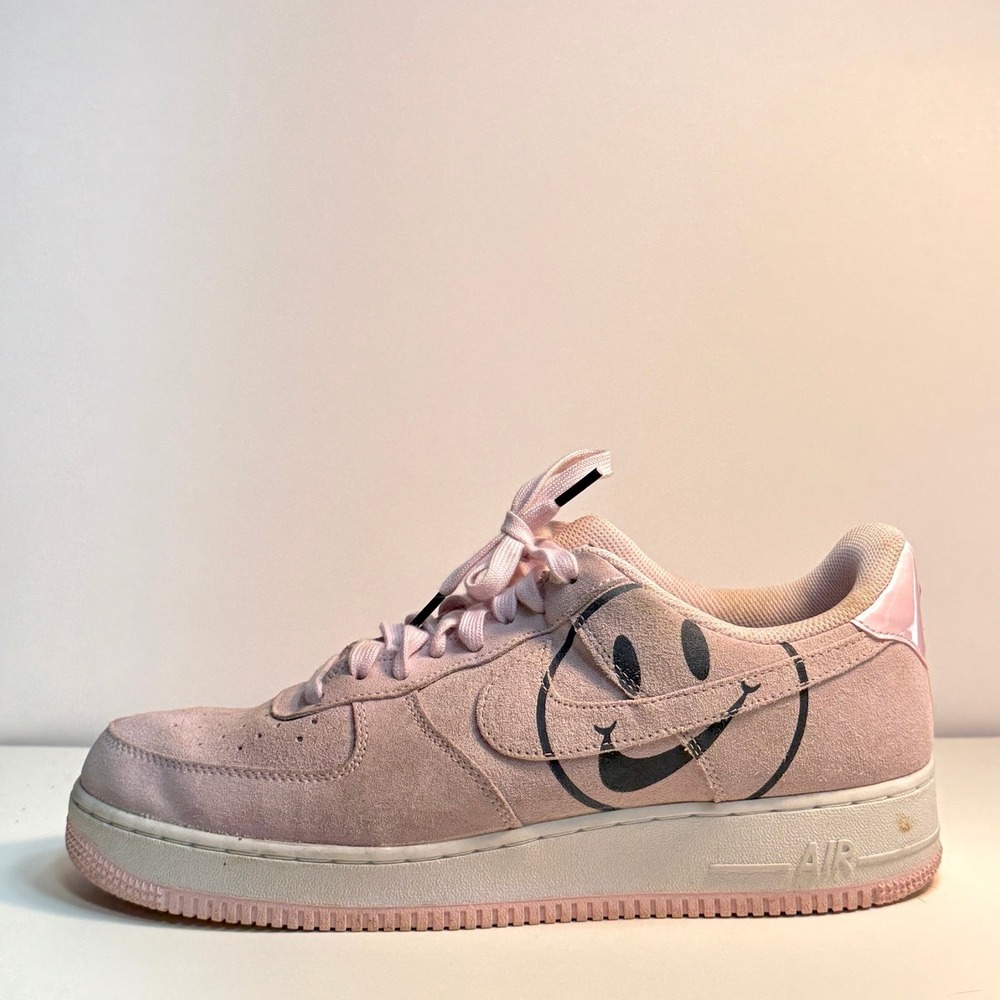 Nike Air Force 1 Low Pink Suede "Smiley Face size 11.5, 100% authentic- no box.